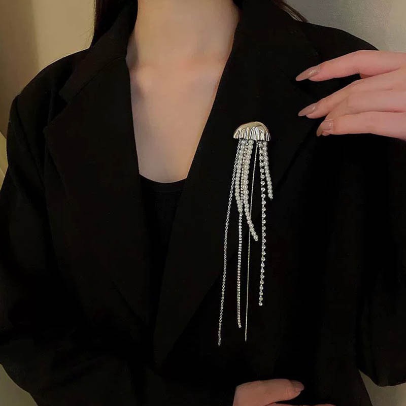Betaalbare luxe broche met blo - Women'S Affordable Accessories recensie en prijs