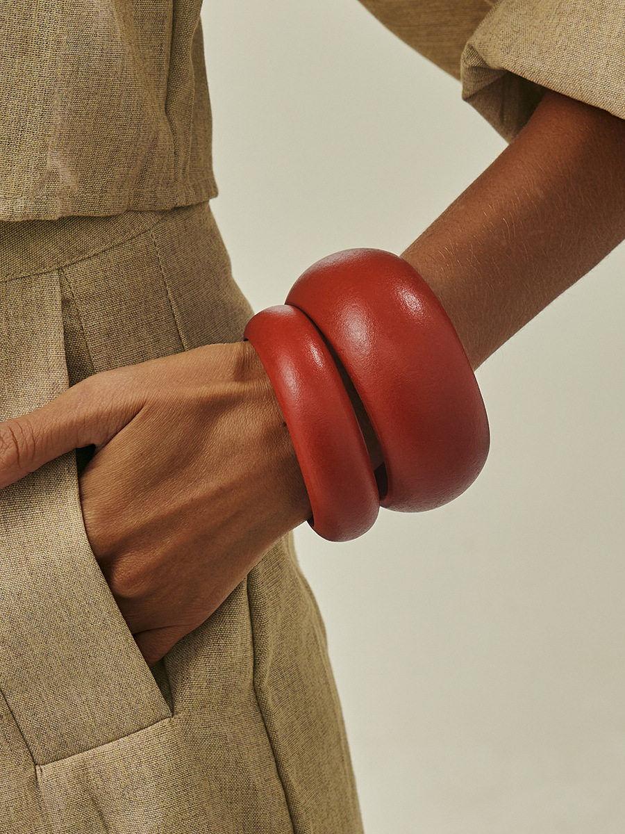 Rode houten brede armbandenset - Women'S Affordable Accessories recensie en prijs
